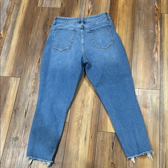 Abercrombie distressed skinny jean - Picture 3 of 3